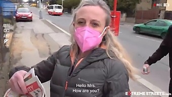 Интензивна Анална Игра На Улици Са Пролапсом.