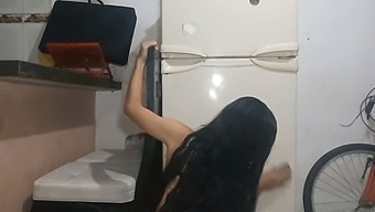 My Stepsister'S Oral Skills Were Put To The Test As I Offered Her My Cock For A Blowjob - Explicit Video